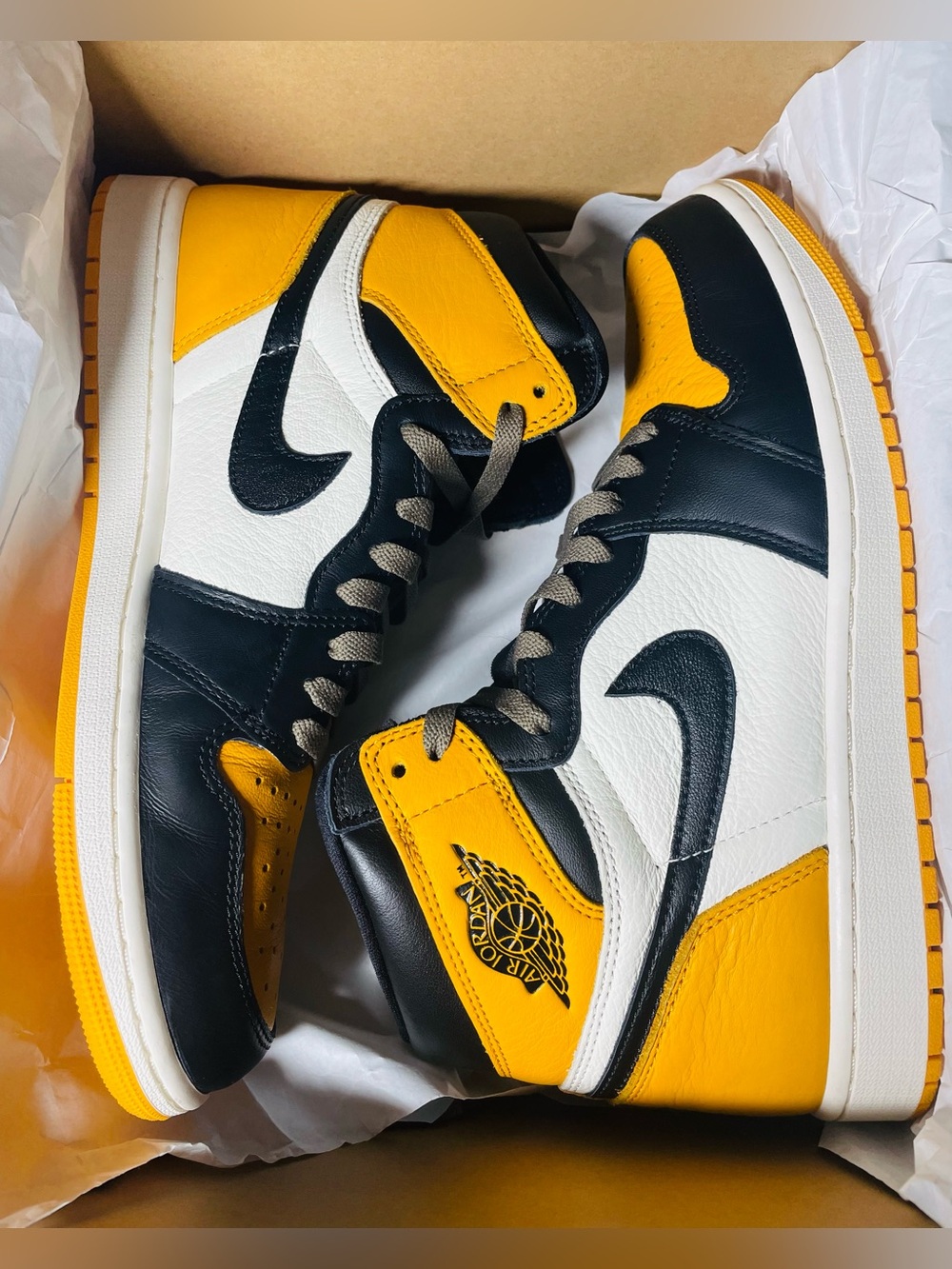 Jordan 1 Retro High Jordan 1 Retro High OG 🚖 Taxi 🚖 11M - Picture 14 of 16